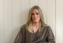 Kristin Cabot entrevista Oprah Coldplay: «Ese beso destrozó mi vida» Kristin Cabot en entrevista con Oprah Winfrey sobre escándalo Coldplay. Leyenda: Kristin Cabot revela las profundas cicatrices del escándalo que se hizo viral en 2025.